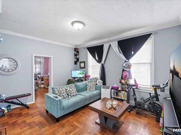 2105 New York Avenue, Union City NJ 07087