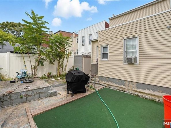 2105 New York Avenue, Union City NJ 07087