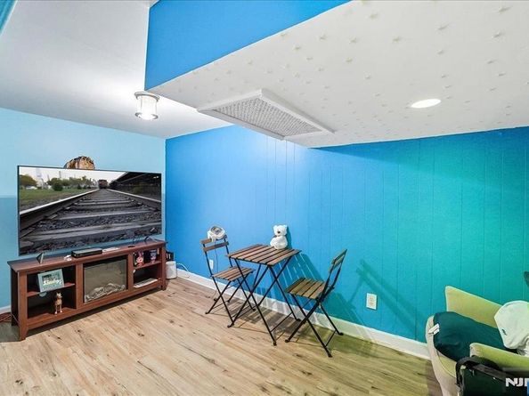 2105 New York Avenue, Union City NJ 07087