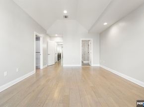 805 Fairview Lane, Fort Lee NJ 07024