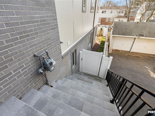805 Fairview Lane, Fort Lee NJ 07024