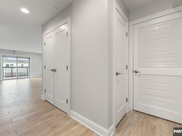 805 Fairview Lane, Fort Lee NJ 07024