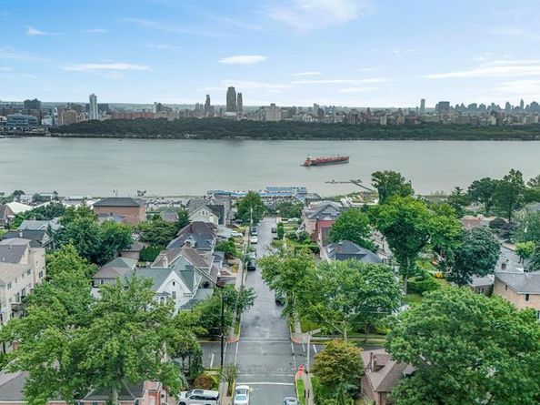 18 Lincoln Avenue, Cliffside Park NJ 07010