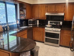 468 Oak Street, Ridgefield NJ 07657