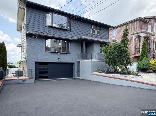 453 8th Street, Palisades Park NJ 07650