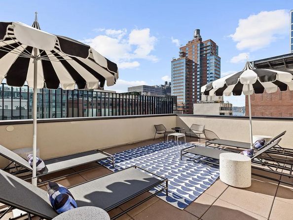 517 West 29th Street 2E, New York NY 10001