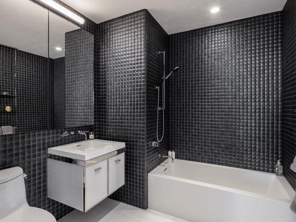 252 South Street 68C, New York NY 10002