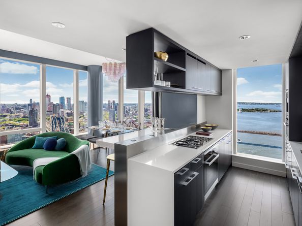 252 South Street 68C, New York NY 10002