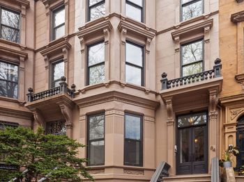 84 6th Avenue