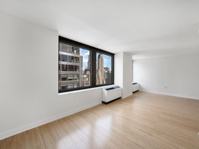 100 West 39th Street 39B, New York NY 10018