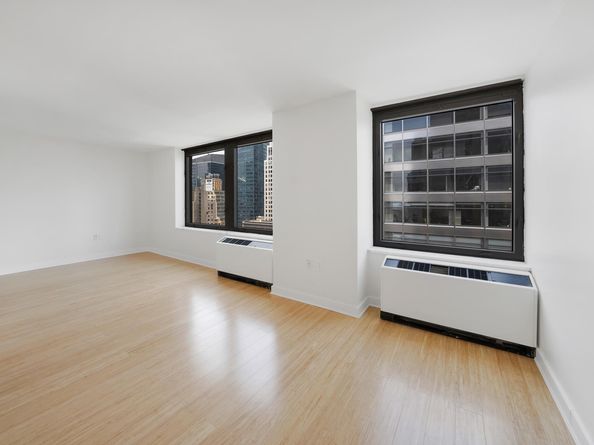 100 West 39th Street 39B, New York NY 10018