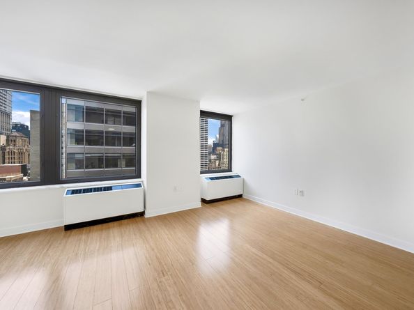 100 West 39th Street 39B, New York NY 10018