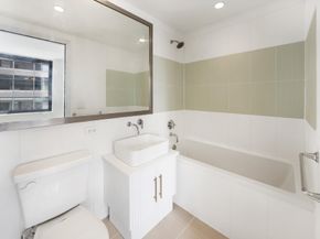 100 West 39th Street 39B, New York NY 10018