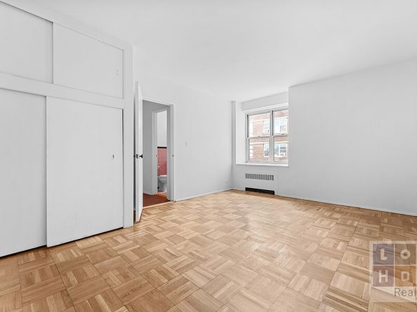 568 Grand Street J1804, New York NY 10002