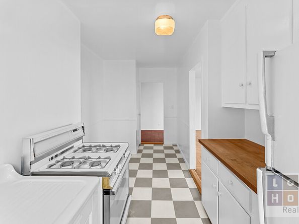 568 Grand Street J1804, New York NY 10002