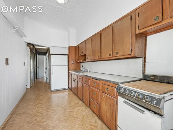 10 Seeley Street, Brooklyn NY 11218