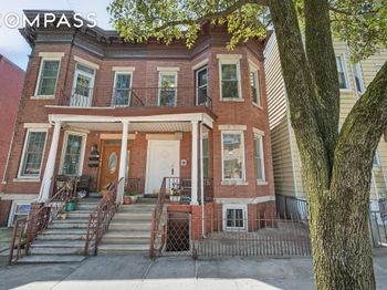 10 Seeley Street
