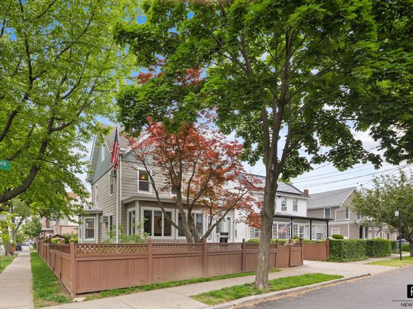 551 Minnieford Avenue, Bronx NY 10464