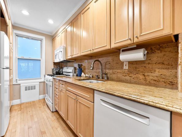 9801 Shore Road 1J, Brooklyn NY 11209