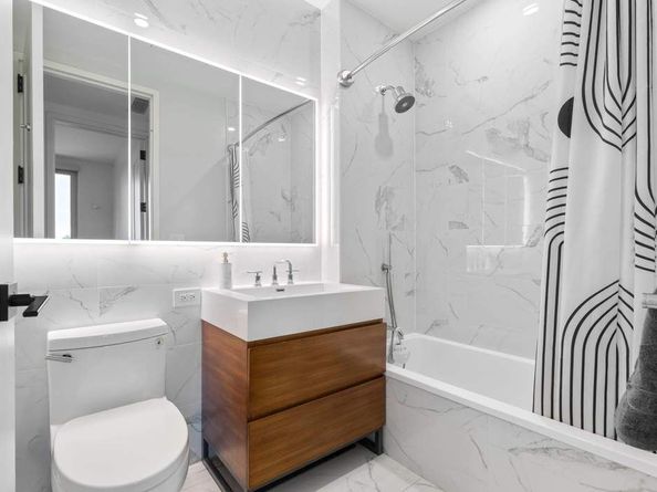 22-43 Jackson Avenue 11F, Queens NY 11101