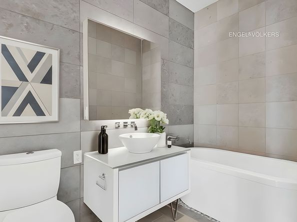 247 West 46th Street 2604, New York NY 10036