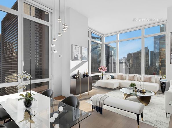 247 West 46th Street 2604, New York NY 10036