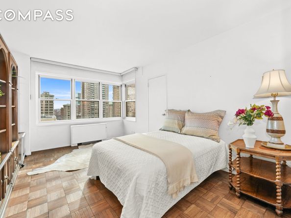 20 East 9th Street 18E, New York NY 10003