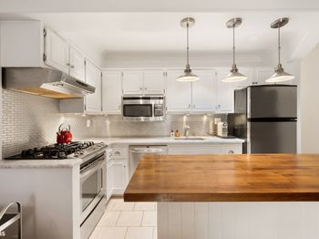 260 West 10th Street