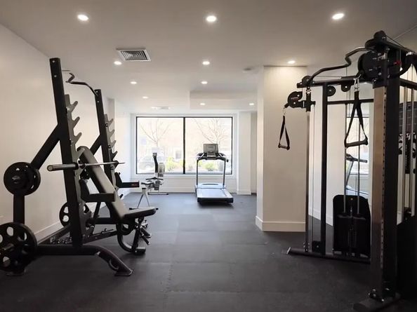 379 Ocean Parkway 2C, Brooklyn NY 11218