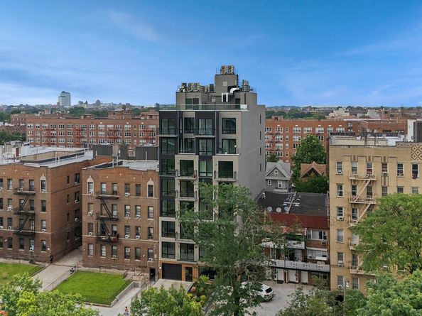 379 Ocean Parkway 2C, Brooklyn NY 11218