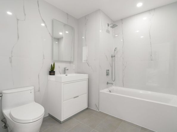 379 Ocean Parkway 2C, Brooklyn NY 11218