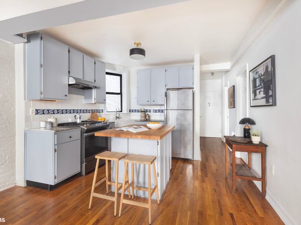 7 East 3rd Street 10, New York NY 10003