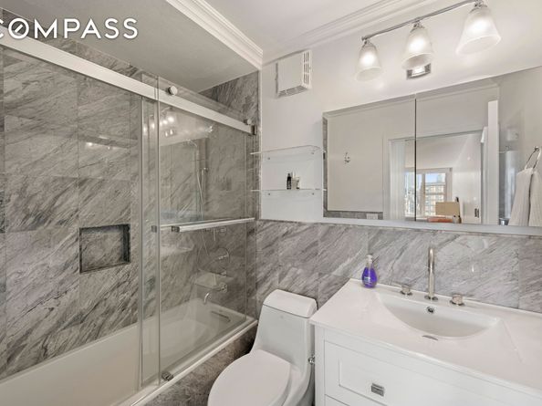 137 East 36th Street 21F, New York NY 10016