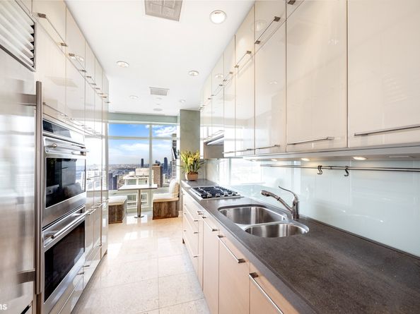 151 East 58th Street 35B, New York NY 10022