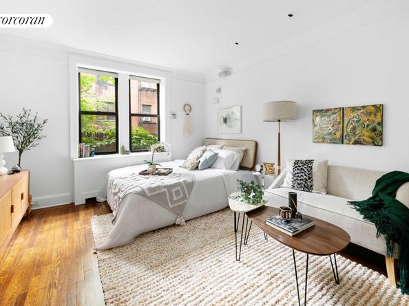 319 West 18th Street 1F, New York NY 10011