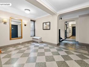 319 West 18th Street 1F, New York NY 10011