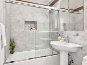155 East 38th Street 12J, New York NY 10016