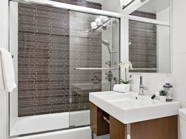 155 East 38th Street 12J, New York NY 10016