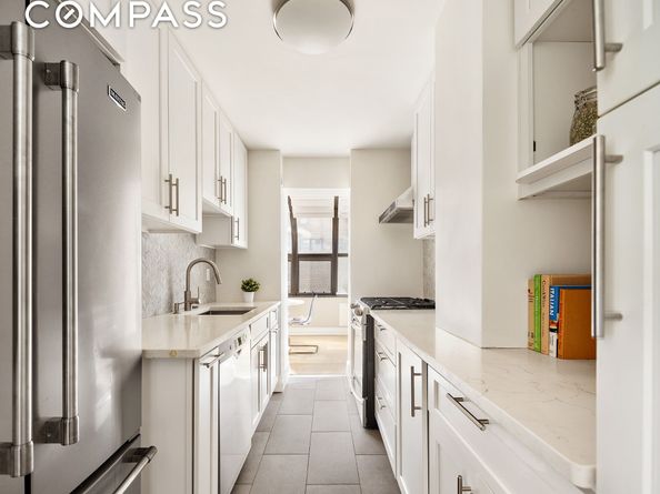 155 East 38th Street 12J, New York NY 10016