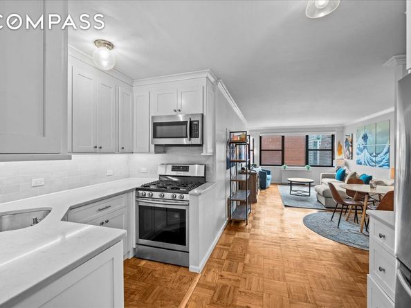 200 East 27th Street 11B, New York NY 10016