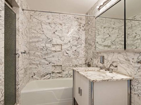 425 East 58th Street 21F, New York NY 10022