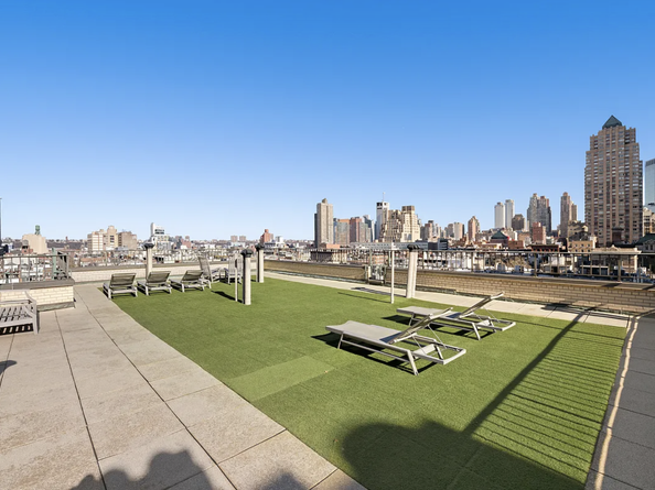 325 West 45th Street 319, New York NY 10036