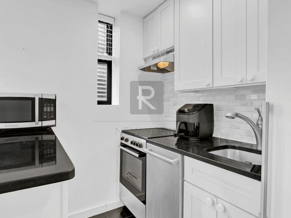 150 West 51st Street 1919, New York NY 10019