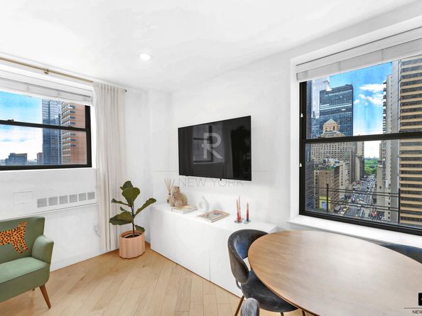 150 West 51st Street 1919, New York NY 10019