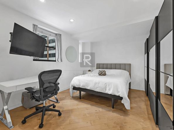 150 West 51st Street 1919, New York NY 10019