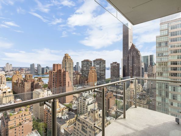 310 East 53rd Street 27C, New York NY 10022