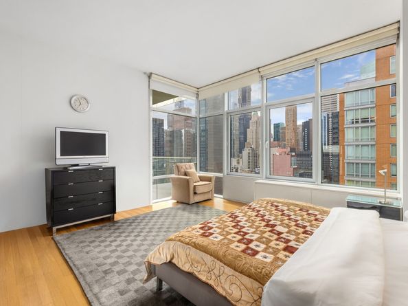 310 East 53rd Street 27C, New York NY 10022