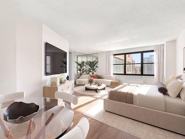 200 East 24th Street 1801, New York NY 10010