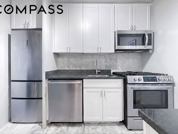 300 East 33rd Street 21E, New York NY 10016