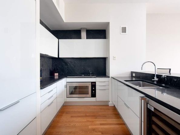 240 Park Avenue S 14B, New York NY 10010